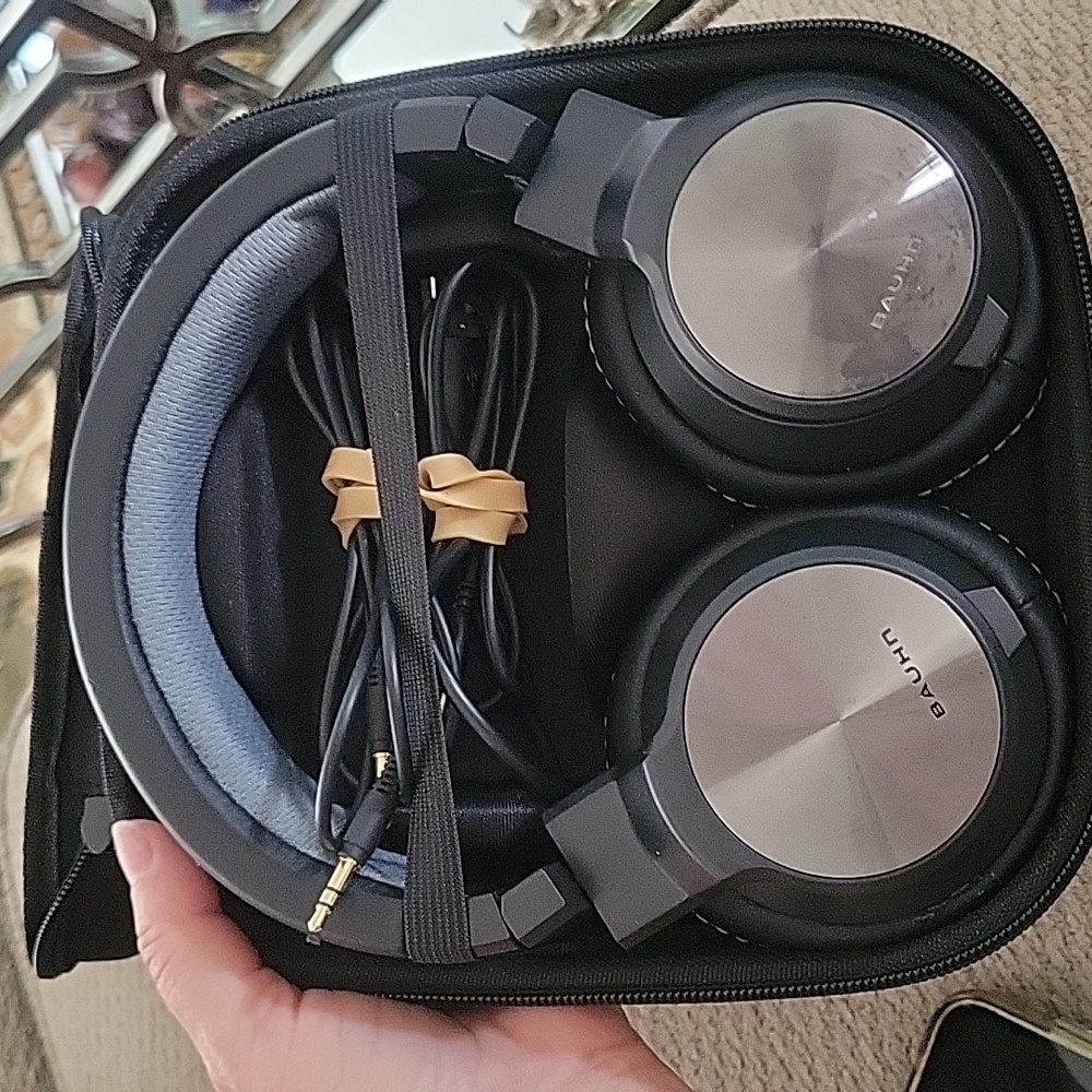 Old Ear  handphones